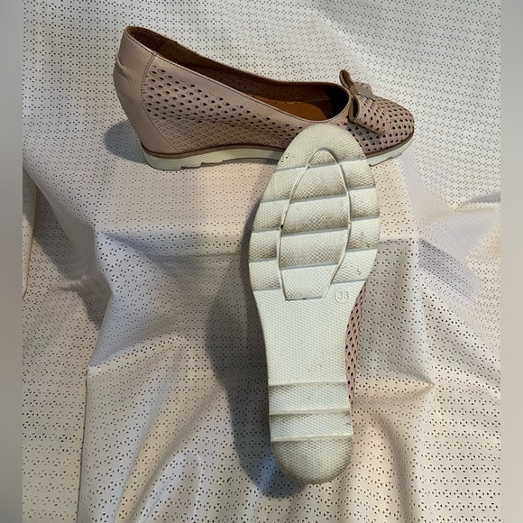 SALE!!!!!Leather Loafers In Beige - Picture 4 of 5